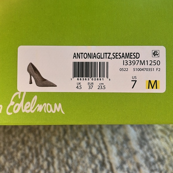 A must have for the holidays! - Picture 3 of 5